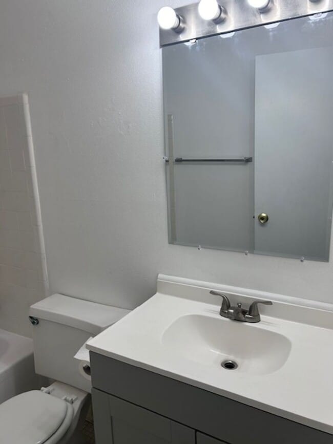 Building Photo - Coming Soon! Newly Renovated 1 Bedroom Apa...
