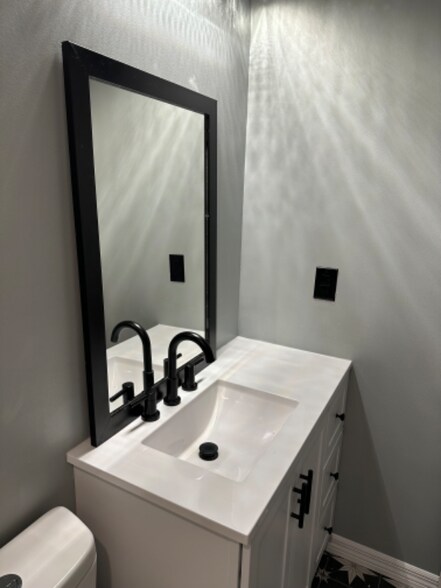 Building Photo - 5933 Duggins Cove Pl