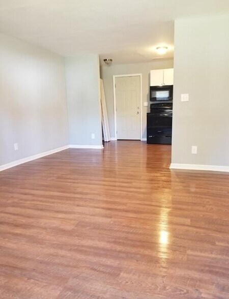Building Photo - 202 Zierdt Rd