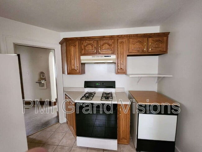 Building Photo - 303 E Kellar Ln