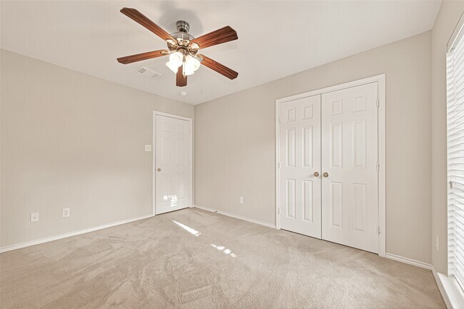 Building Photo - 26414 Suffield Glen Ln