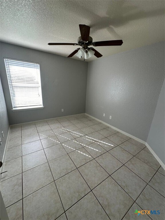 Building Photo - 1903 Elms Run Ct