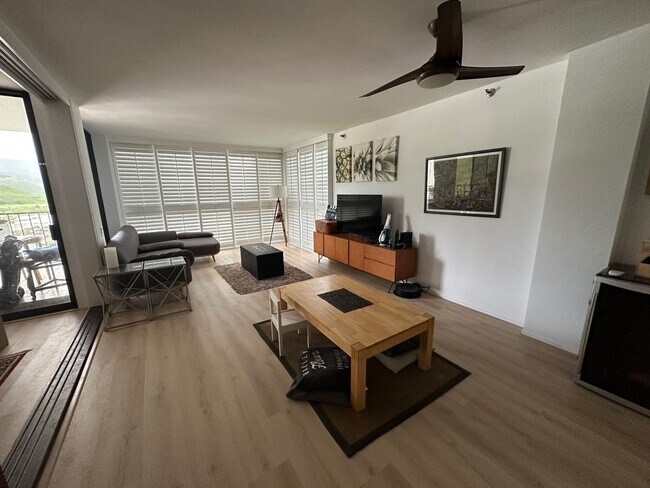 Building Photo - Rare High-Floor Corner Residence at Windward Passage | Ocean & Mountain Views