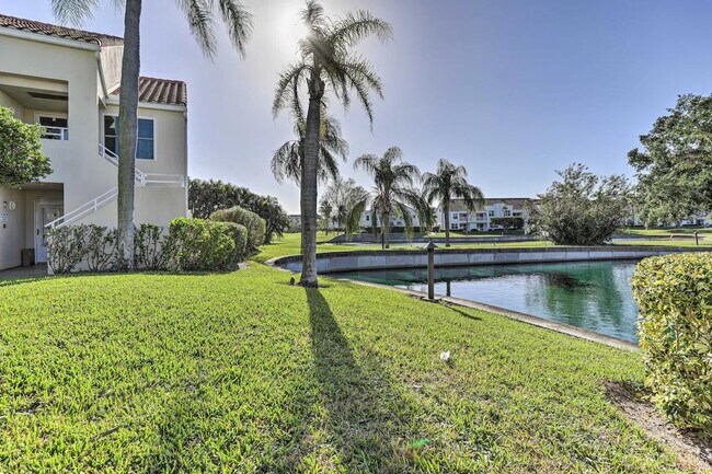 Building Photo - 6141 Bahia Del Mar Blvd S