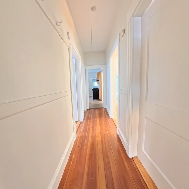 Building Photo - 19 Arden St