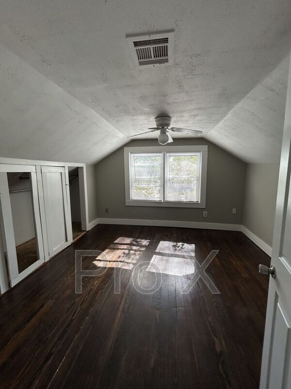 Building Photo - 501 E Washington St