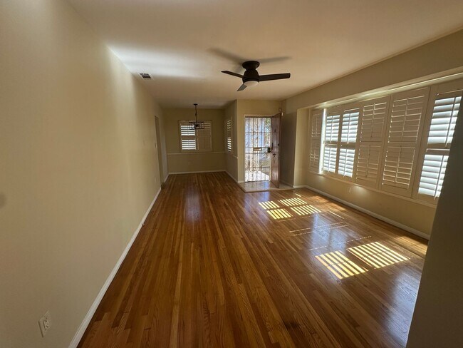 Building Photo - 14022 S Evers Ave