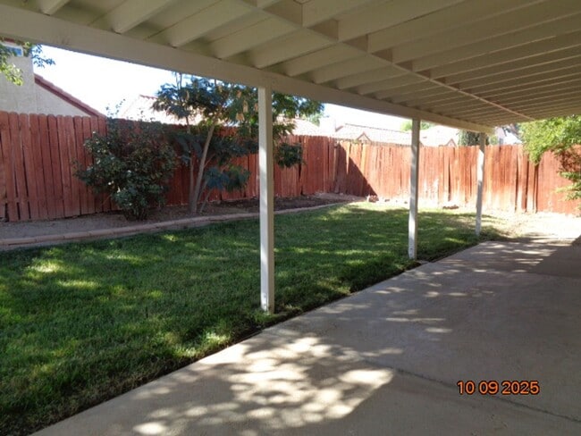 Building Photo - Nice One Story Offering 1524 sq. ft. Built...