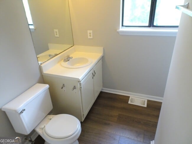 Building Photo - 13 Oak Mt Dr