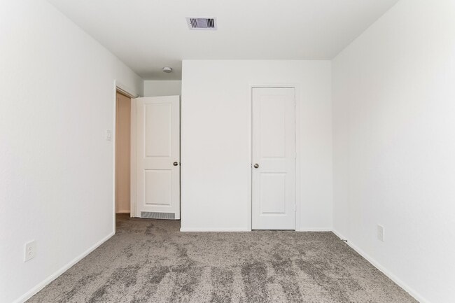 Building Photo - 23926 Lakota Cyn Dr