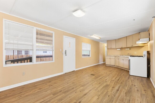 Building Photo - 16240 San Pedro Ave