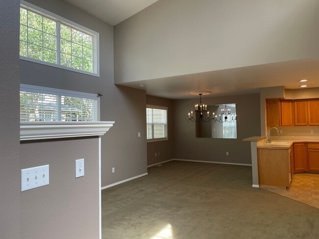 Building Photo - Beautiful and Well Maintained 2 Bed and 2....