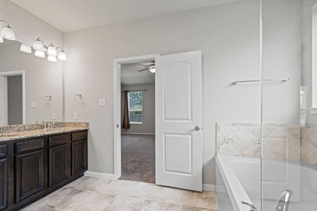 Building Photo - 14108 N Crater Lake Trail