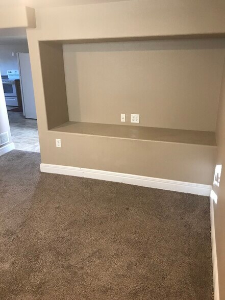 Living room - 128 W Chestnut St