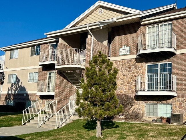 Building Photo - Cozy Orem Condo Near Everything!