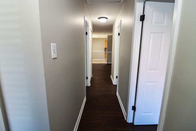 Building Photo - 9240 Bridle Path Ln