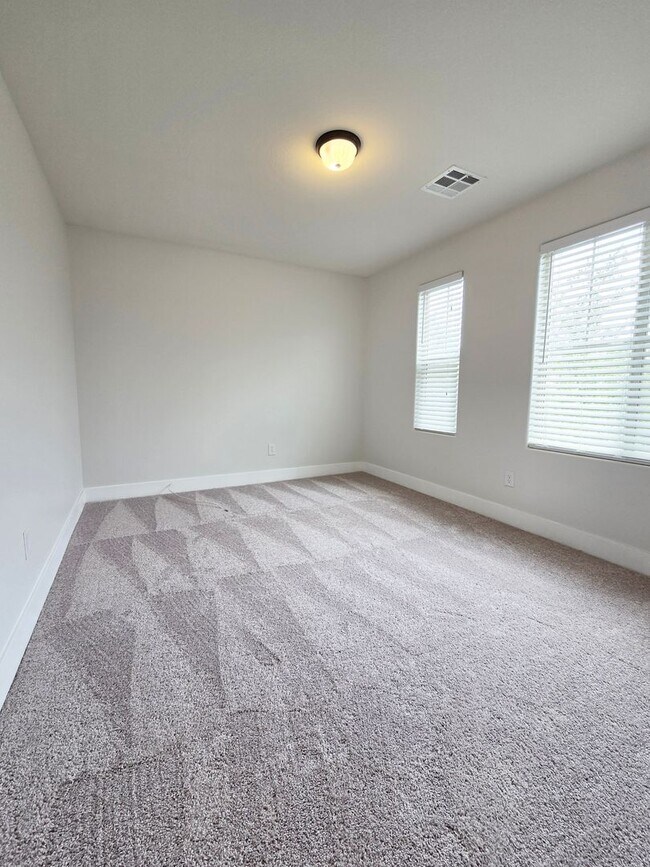 Building Photo - 5479 Bristol Grove Ln