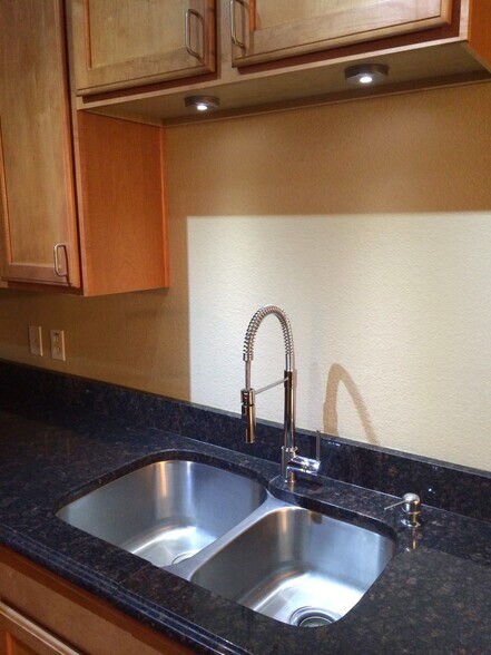 Kitchen Sink - 280 S Evergreen Rd
