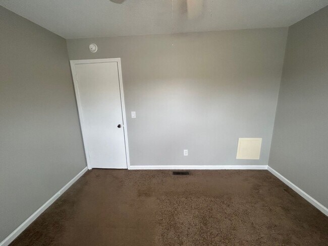 Building Photo - 940-403 Glenn Street, West Columbia SC 29169