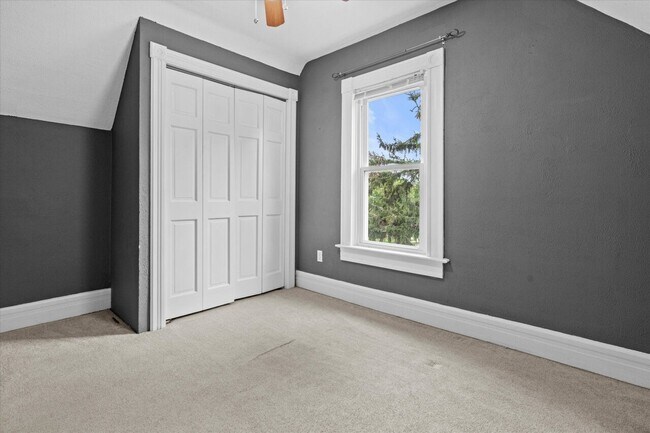 Bedroom 3 - 829 W Lincoln Ave