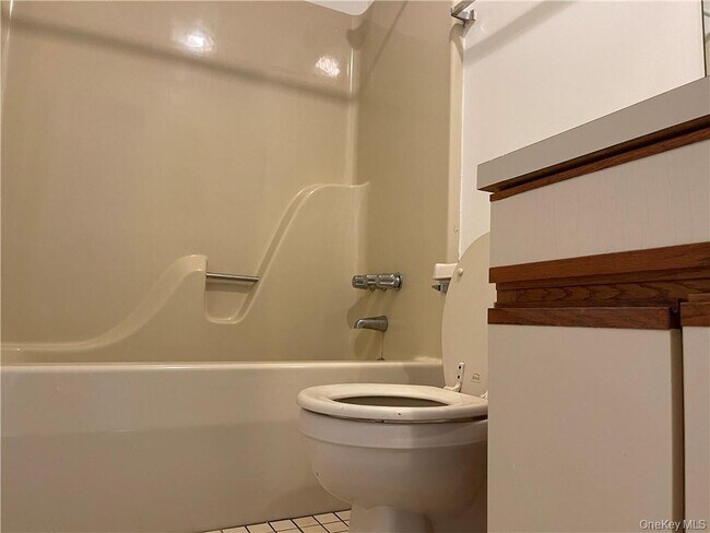 Building Photo - 100 Hillside Dr