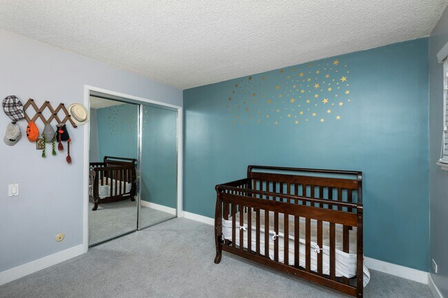 Building Photo - 3205 Merrill Dr