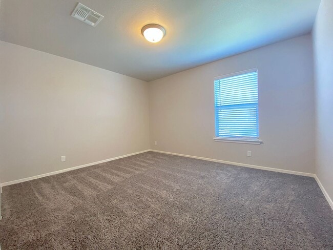 Building Photo - East El Paso 3 bed Refirg A/C