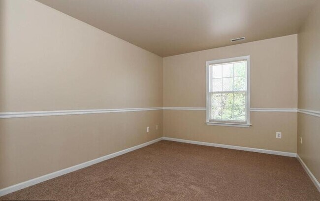 Building Photo - 2109 Bristol Dr