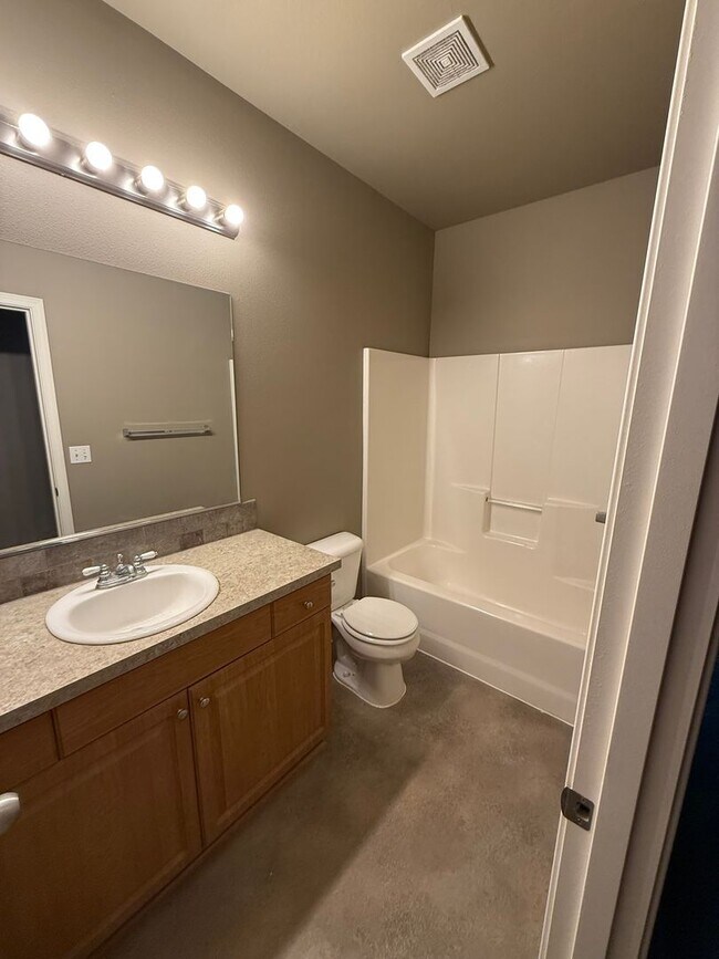 Building Photo - gar399