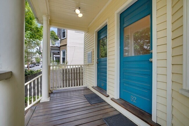 Building Photo - 52 Waterhouse St