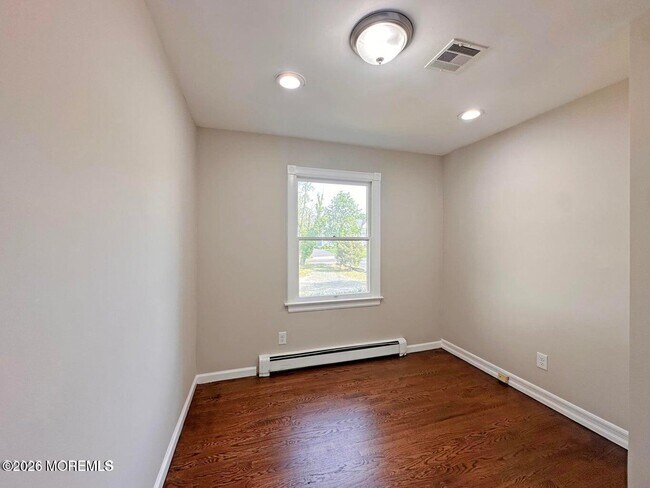 Building Photo - 405 Old Bridge Rd