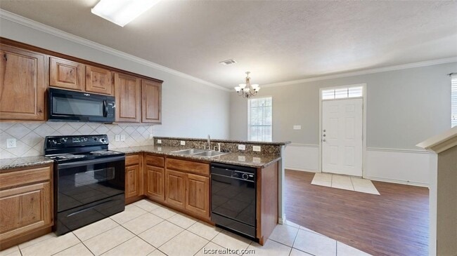 Building Photo - 211 Forest Dr Loop