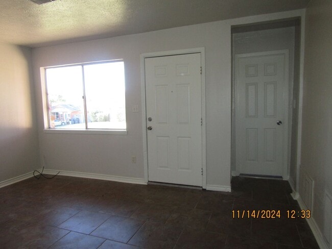 Building Photo - Very nice home on the Lawton's West Side!