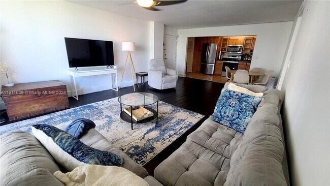 Building Photo - 6801 Indian Creek Dr