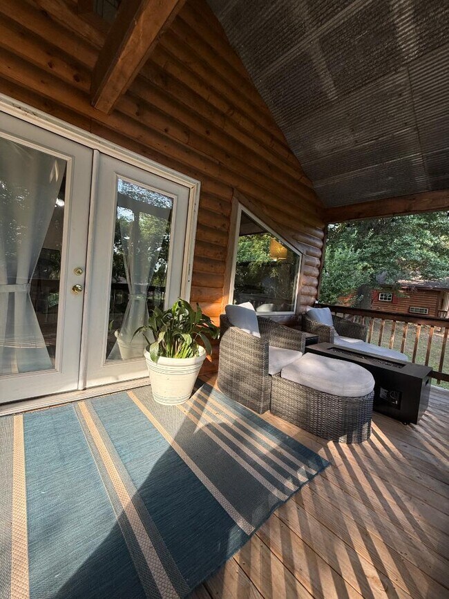 Building Photo - 343 Knob Hill Cir