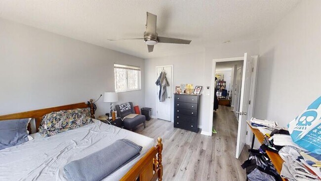 Building Photo - 1302 W Huron St