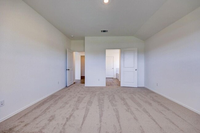 Building Photo - 618 Waterway Ave