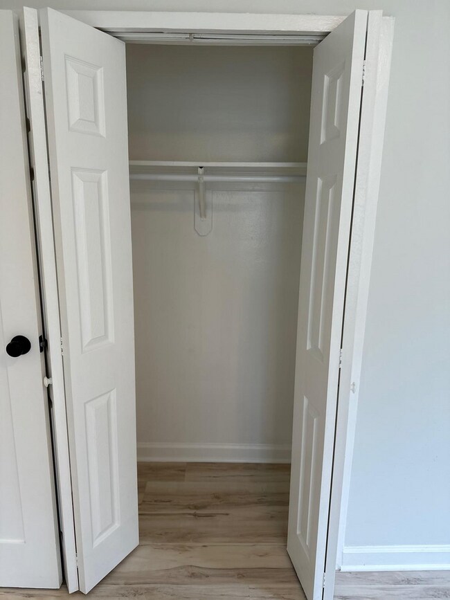 Building Photo - 3 Bed 1 Bath SW DC