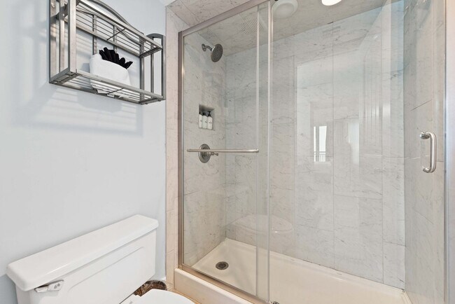 Building Photo - 833 Santa Rosa Blvd