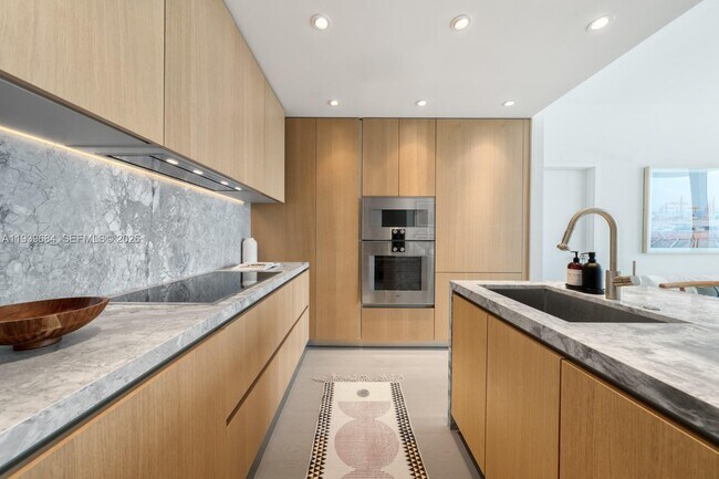 Building Photo - 500 Alton Rd