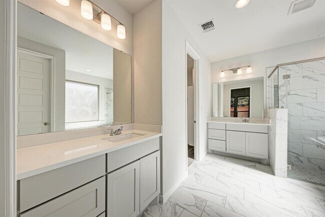 Building Photo - 133 Bauer Lp