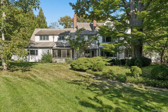 Building Photo - 18 Heights Rd