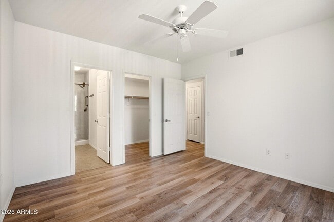Building Photo - 4925 E Desert Cove Ave