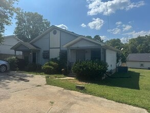 Building Photo - 1220 Tuckahoe Dr