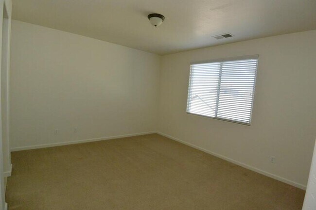 Building Photo - 3204 N Kayenta St