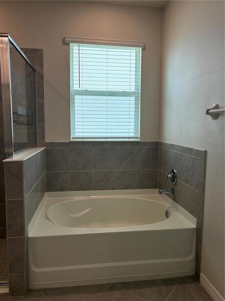 Building Photo - 8737 Bower Bass Cir