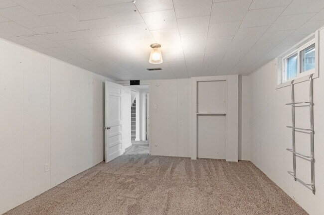 Building Photo - 2625 Gunnison St