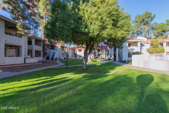 Building Photo - 10610 S 48th St