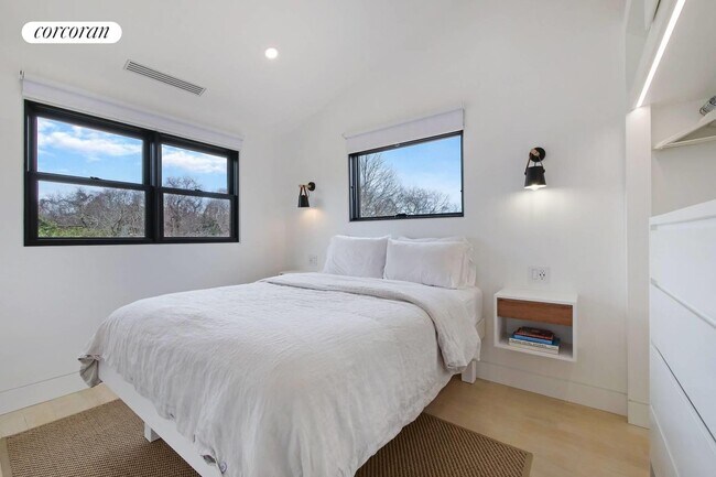 Building Photo - 29 W Lake Dr