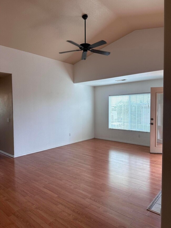 Building Photo - 5204 Na Pali St NE